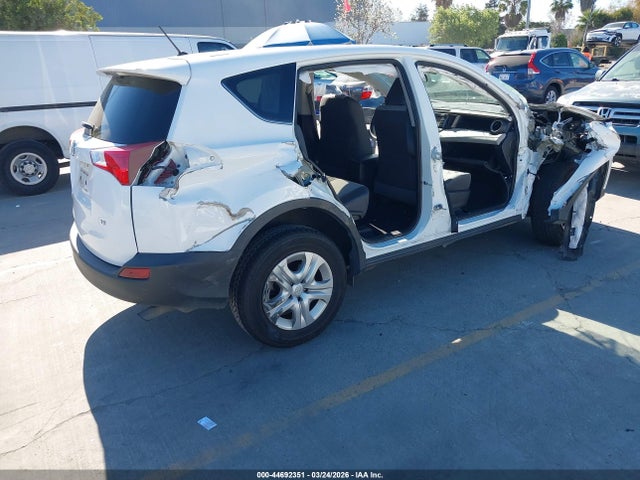 2T3ZFREV5FW158109 Toyota RAV4 LE