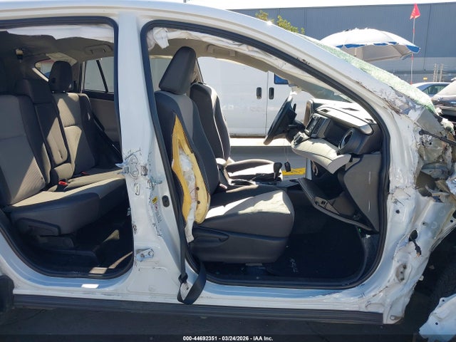 2T3ZFREV5FW158109 Toyota RAV4 LE