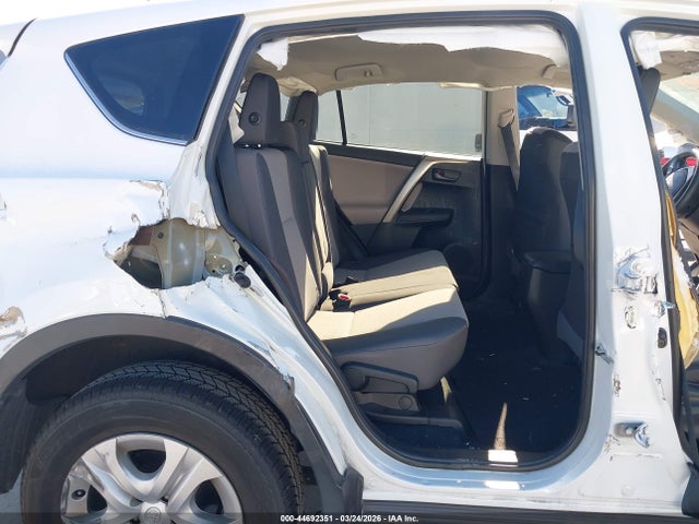 2T3ZFREV5FW158109 Toyota RAV4 LE