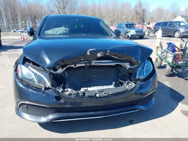 44692352 :رقم المزاد ، WDDZF4KB3JA435804 vin ، 2018 Mercedes-benz E 300 4matic مزاد بيع