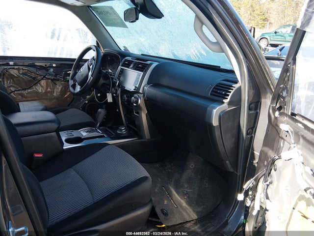 JTEMU5JR9M5886064 Toyota 4RUNNER SR5