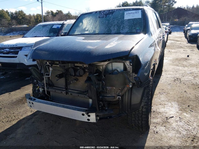 JTEMU5JR9M5886064 Toyota 4RUNNER SR5