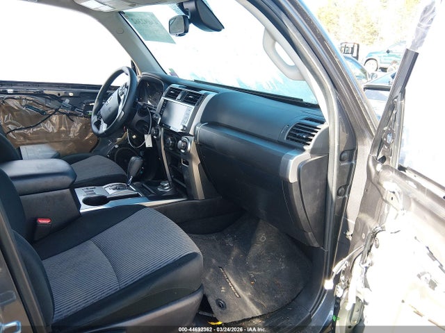 JTEMU5JR9M5886064 Toyota 4RUNNER SR5