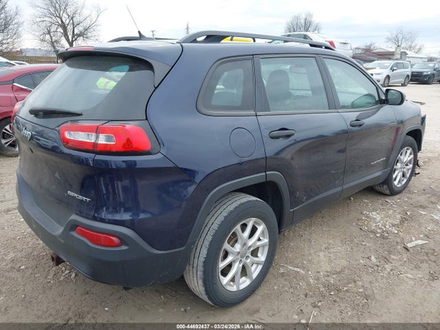Продажа на аукционе авто 2015 Jeep Cherokee Sport, vin: 1C4PJMAB3FW735130, номер лота: 44692437