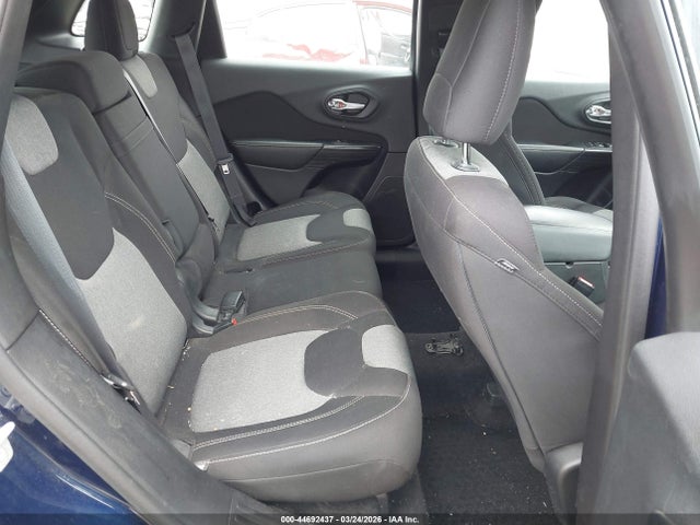 Продажа на аукционе авто 2015 Jeep Cherokee Sport, vin: 1C4PJMAB3FW735130, номер лота: 44692437