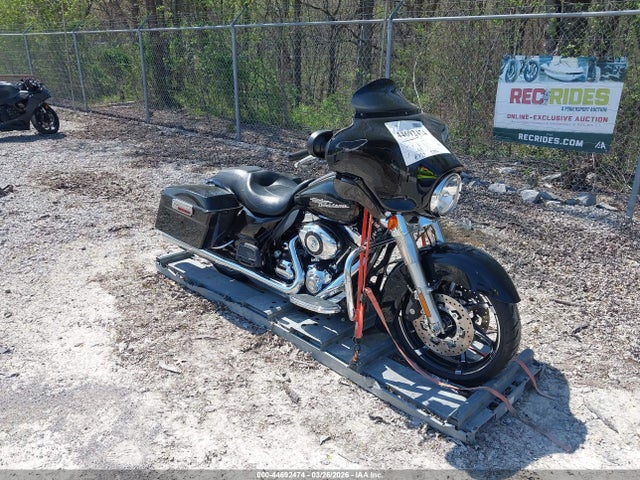 2010 HARLEY-DAVIDSON FLHX 1HD1KB412AB649154