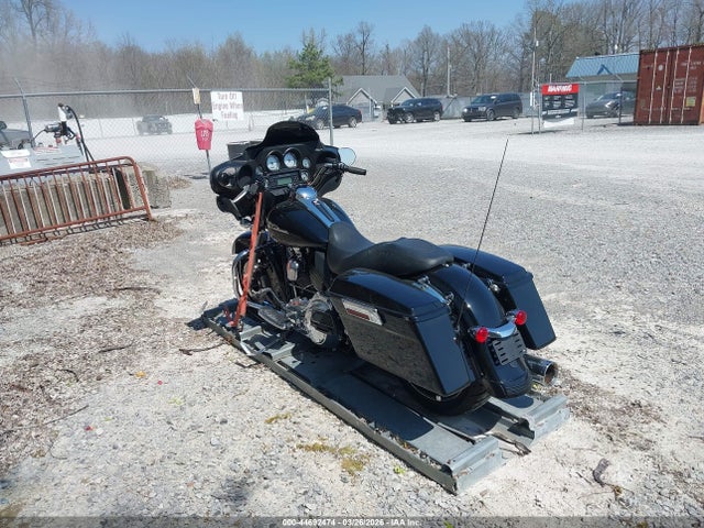 2010 HARLEY-DAVIDSON FLHX 1HD1KB412AB649154 Photo 2