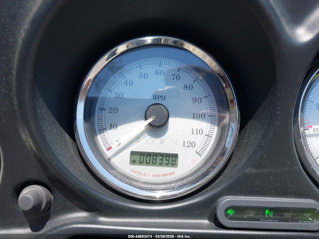 2010 HARLEY-DAVIDSON FLHX 1HD1KB412AB649154 Photo 6