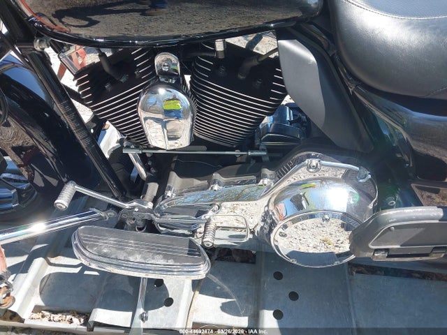 2010 HARLEY-DAVIDSON FLHX 1HD1KB412AB649154 Photo 8