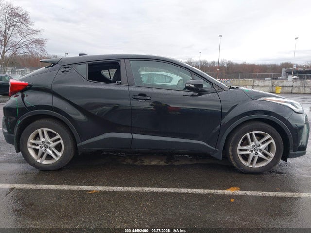 Toyota C-HR LE 2021 NMTKHMBX6MR132202 Image 13