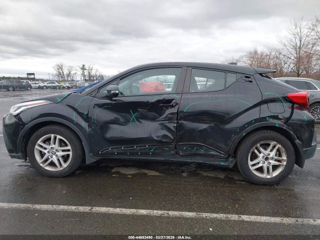 Toyota C-HR LE 2021 NMTKHMBX6MR132202 Image 14