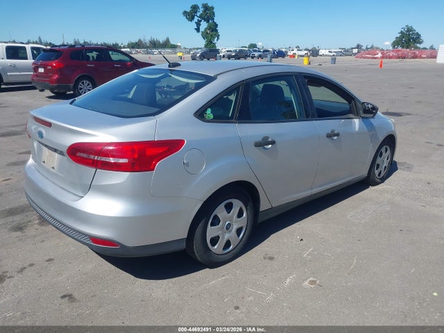 Ford FOCUS S 2015 1FADP3E21FL306775 Image 4