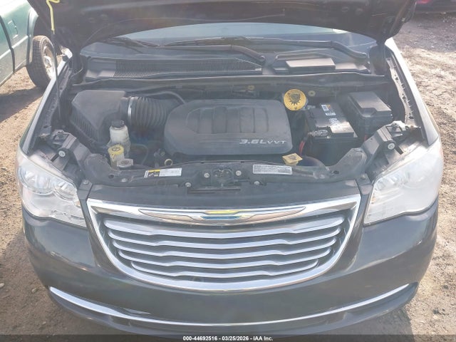 44692516 :رقم المزاد ، 2C4RC1BG1GR230306 vin ، 2016 Chrysler Town & Country Touring مزاد بيع