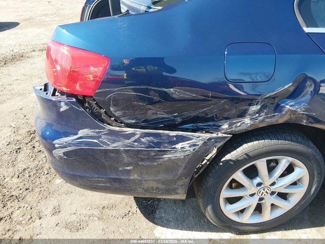 3VWD17AJ4EM442036 Volkswagen Jetta 1.8t Se