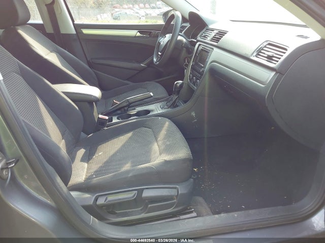 Продаж на аукціоні авто 2016 Volkswagen Passat 1.8t S, vin: 1VWAT7A36GC053708, номер лоту: 44692540