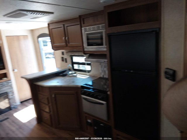Forest River Catalina 2019 5ZT2CANBXKU031685 Image 13