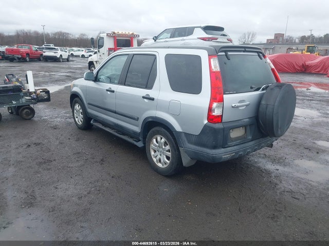 2005 HONDA CR-V SHSRD78825U334336 Photo 2