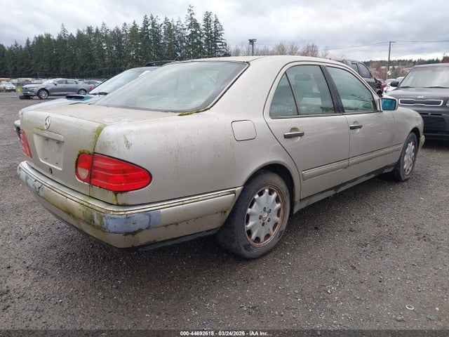 Продажа на аукционе авто 1998 Mercedes-benz E 300 Diesel, vin: WDBJF25FXWA655182, номер лота: 44692618