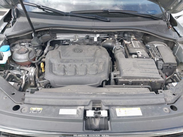 Aukcja sprzedaży 2023 Volkswagen Tiguan 2.0t Se R-line Black, vin: 3VVCB7AX4PM114717, numer aukcji: 44692625