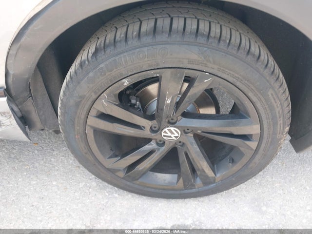 Aukcja sprzedaży 2023 Volkswagen Tiguan 2.0t Se R-line Black, vin: 3VVCB7AX4PM114717, numer aukcji: 44692625