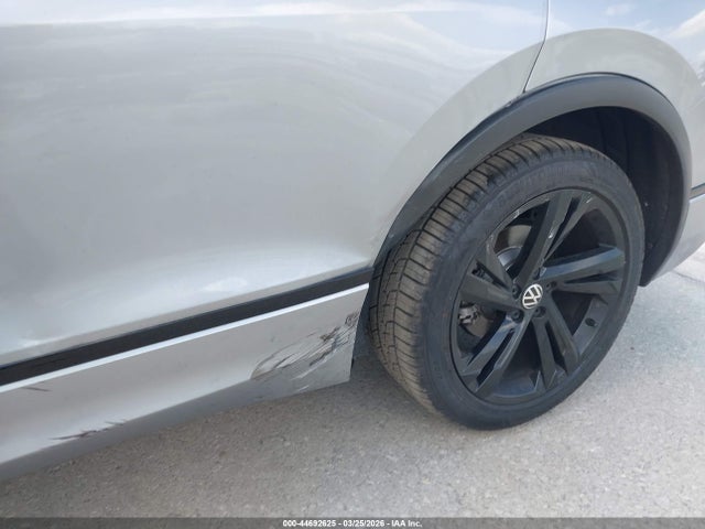 Aukcja sprzedaży 2023 Volkswagen Tiguan 2.0t Se R-line Black, vin: 3VVCB7AX4PM114717, numer aukcji: 44692625