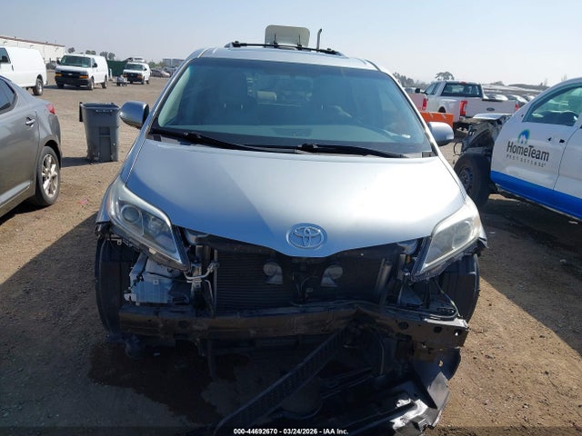 5TDDZ3DC5HS148683 Toyota Sienna Limited 7 Passenger