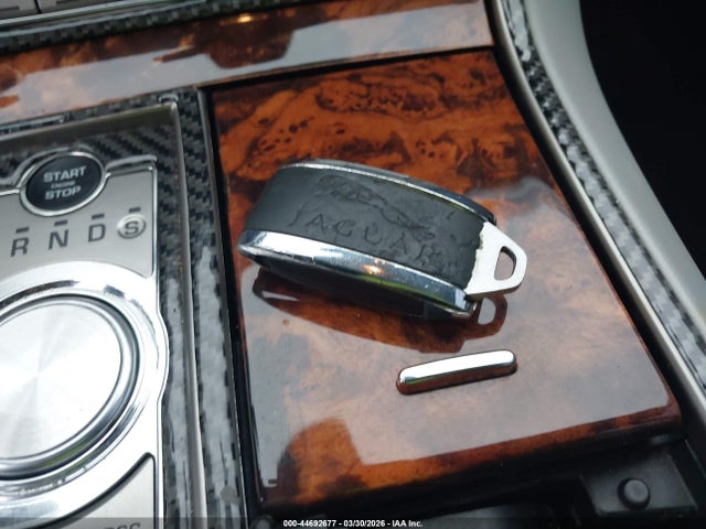 2011 JAGUAR XF SAJWA0FB8BLR93671 Photo 10