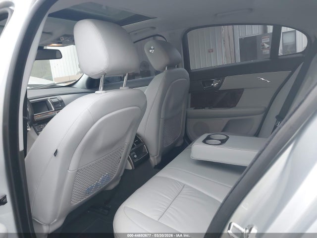 2011 JAGUAR XF SAJWA0FB8BLR93671 Photo 7