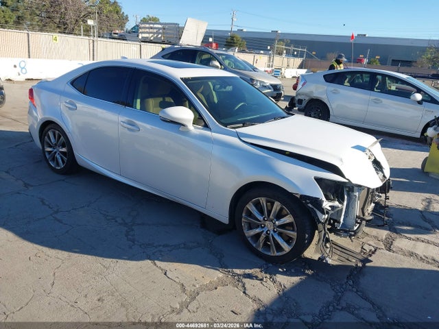2016 LEXUS IS 200T JTHBA1D21G5022673