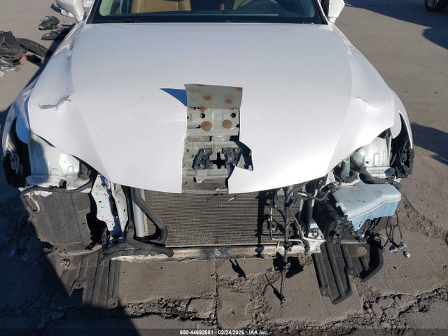 2016 LEXUS IS 200T JTHBA1D21G5022673 Photo 5