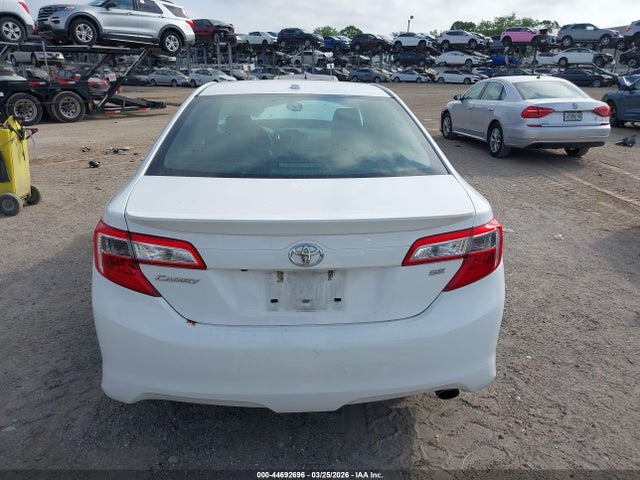 Aukcja sprzedaży 2014 Toyota Camry Se, vin: 4T1BF1FK4EU833060, numer aukcji: 44692696