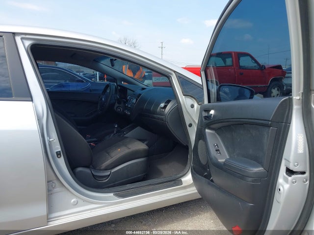 44692736 :رقم المزاد ، KNAFK4A64G5492217 vin ، 2016 Kia Forte Lx مزاد بيع