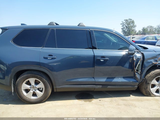 Toyota Grand Highlander Le 2025 5TDAAAA55SS032458 Image 13