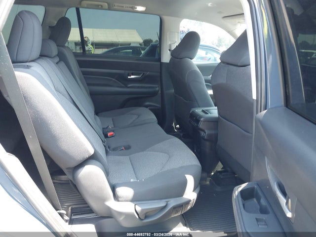 Toyota Grand Highlander Le 2025 5TDAAAA55SS032458 Image 8