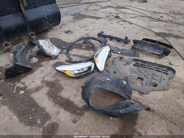 44692851 :رقم المزاد ، 1FMCU9GD9HUA21167 vin ، 2017 Ford Escape Se مزاد بيع