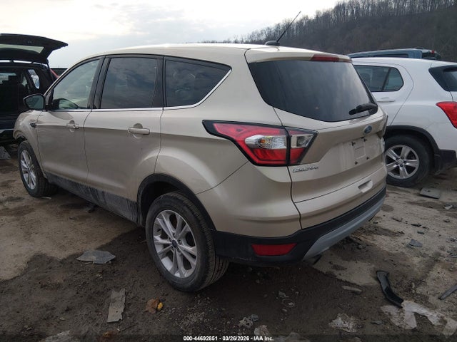 44692851 :رقم المزاد ، 1FMCU9GD9HUA21167 vin ، 2017 Ford Escape Se مزاد بيع