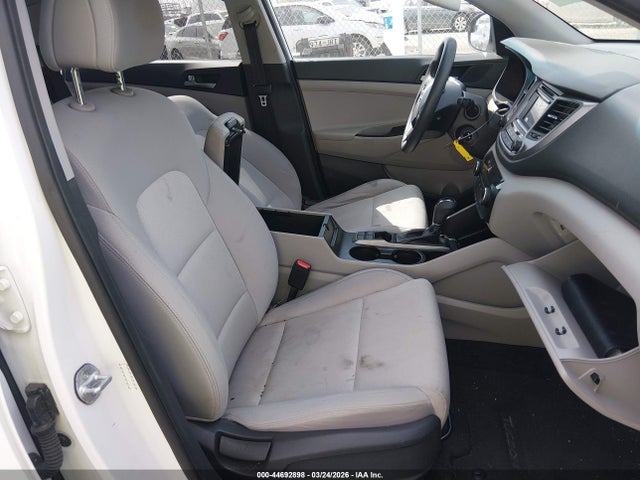 2018 Hyundai Tucson Se მანქანა იყიდება აუქციონზე, vin: KM8J23A49JU694386, აუქციონის ნომერი: 44692898