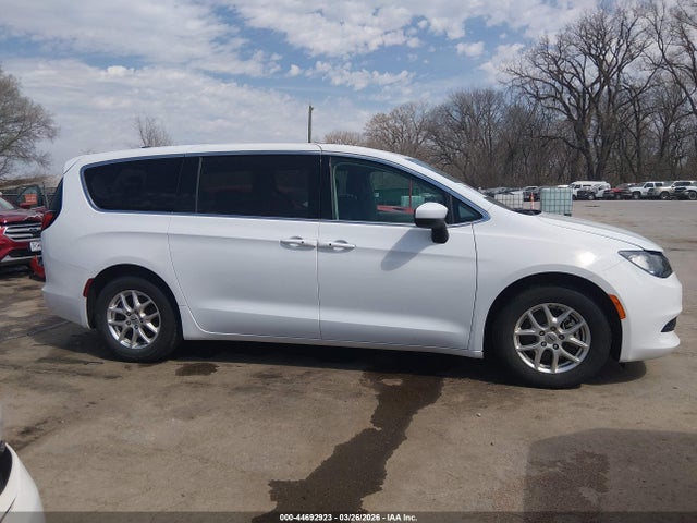 44692923 :رقم المزاد ، 2C4RC1CG4NR153104 vin ، 2022 Chrysler Voyager Lx مزاد بيع