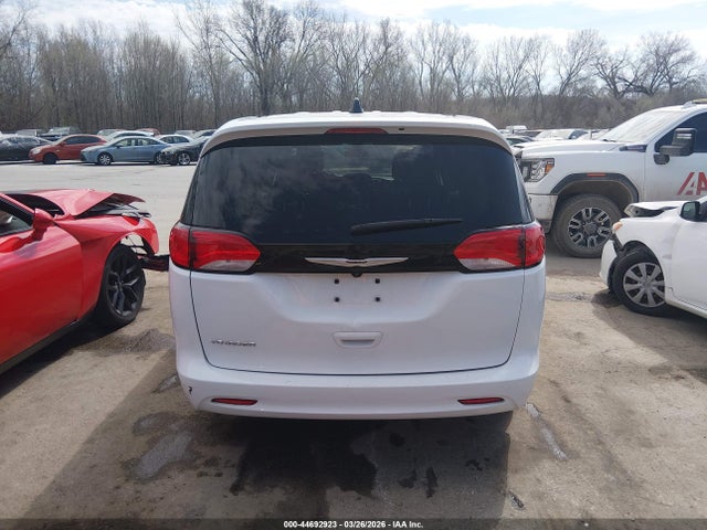 44692923 :رقم المزاد ، 2C4RC1CG4NR153104 vin ، 2022 Chrysler Voyager Lx مزاد بيع