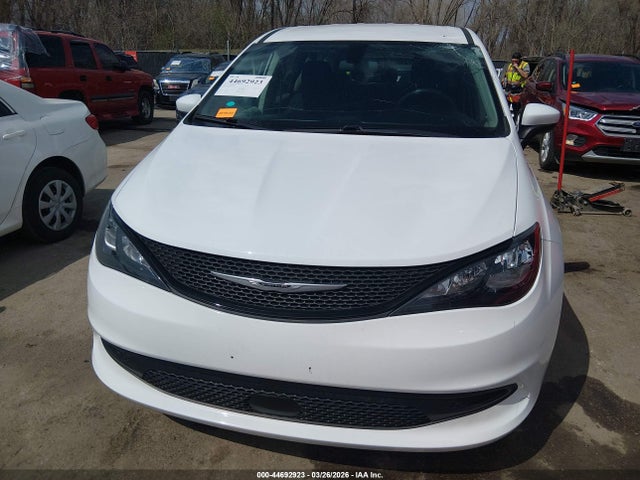 44692923 :رقم المزاد ، 2C4RC1CG4NR153104 vin ، 2022 Chrysler Voyager Lx مزاد بيع