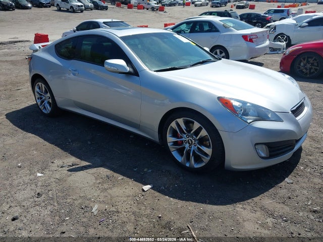 2011 HYUNDAI GENESIS KMHHU6KH4BU062165