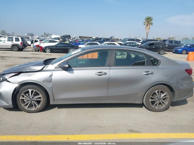 3KPF24AD6PE637070 KIA Forte Lxs