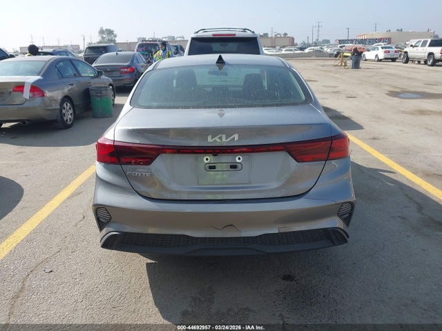 3KPF24AD6PE637070 KIA Forte Lxs