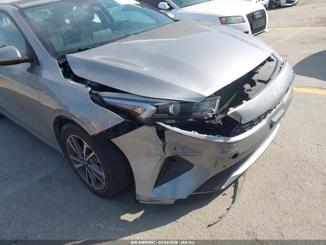 3KPF24AD6PE637070 KIA Forte Lxs