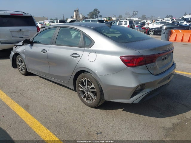 3KPF24AD6PE637070 KIA Forte Lxs