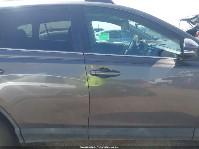 Auction sale of the 2016 Toyota Rav4 Xle, vin: 2T3WFREV2GW280611, lot number: 44692965