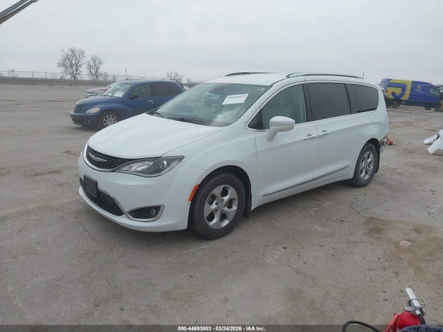 Продажа на аукционе авто 2017 Chrysler Pacifica Touring-l Plus, vin: 2C4RC1EG2HR585577, номер лота: 44693003
