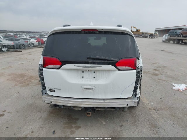 Продажа на аукционе авто 2017 Chrysler Pacifica Touring-l Plus, vin: 2C4RC1EG2HR585577, номер лота: 44693003