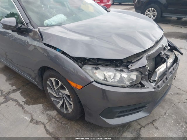 Honda CIVIC EX 2018 19XFC2F70JE209409 Image 16