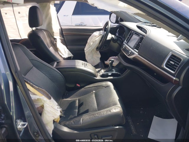 Продажа на аукционе авто 2014 Toyota Highlander Hybrid Limited Platinum V6, vin: 5TDDCRFH8ES006188, номер лота: 44693035